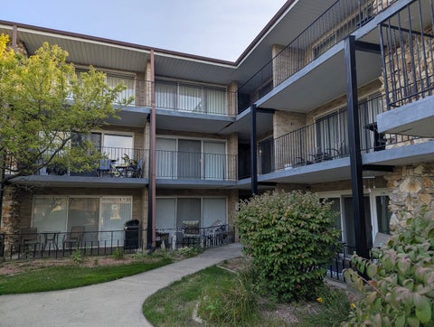 Photo of 3177 W 115th Street #2W, Merrionette Park, IL 60803 (MLS # 12749334)