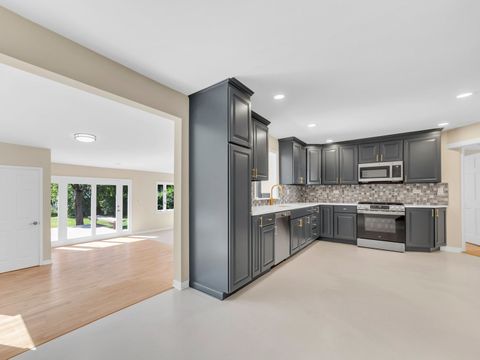 Tiny photo for 1122 Foster Avenue, Lake Bluff, IL 60044 (MLS # 12483337)