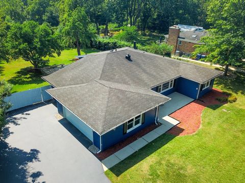 Tiny photo for 1122 Foster Avenue, Lake Bluff, IL 60044 (MLS # 12483337)