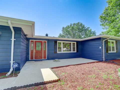 Tiny photo for 1122 Foster Avenue, Lake Bluff, IL 60044 (MLS # 12483337)