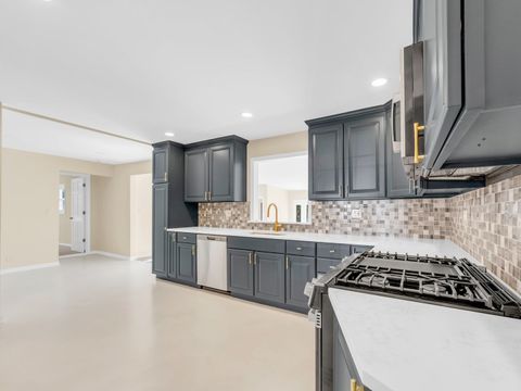 Tiny photo for 1122 Foster Avenue, Lake Bluff, IL 60044 (MLS # 12483337)