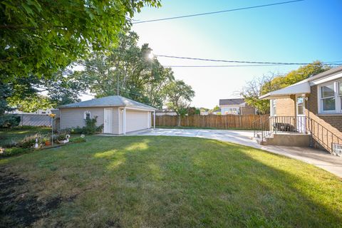 Tiny photo for 10461 Dorchester Street, Westchester, IL 60154 (MLS # 12489109)
