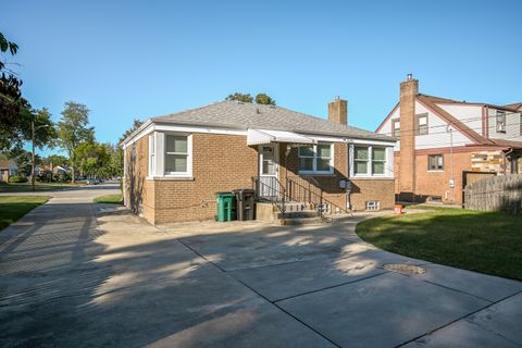 Tiny photo for 10461 Dorchester Street, Westchester, IL 60154 (MLS # 12489109)