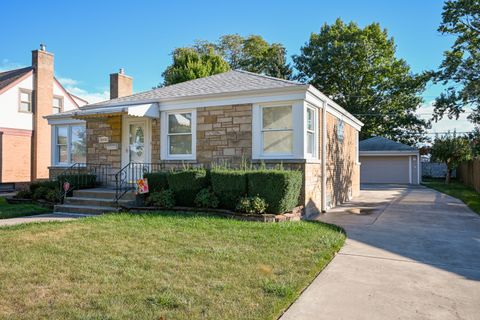 Tiny photo for 10461 Dorchester Street, Westchester, IL 60154 (MLS # 12489109)