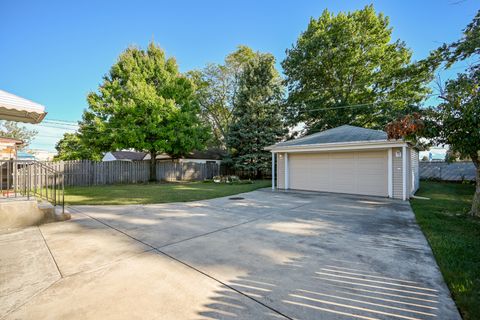 Tiny photo for 10461 Dorchester Street, Westchester, IL 60154 (MLS # 12489109)