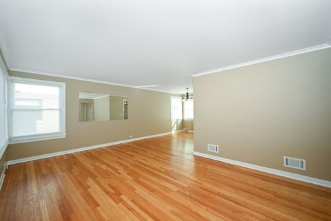 Tiny photo for 10461 Dorchester Street, Westchester, IL 60154 (MLS # 12489109)