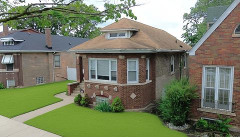 Photo of 8126 S Chappel Avenue, Chicago, IL 60617 (MLS # 12685352)