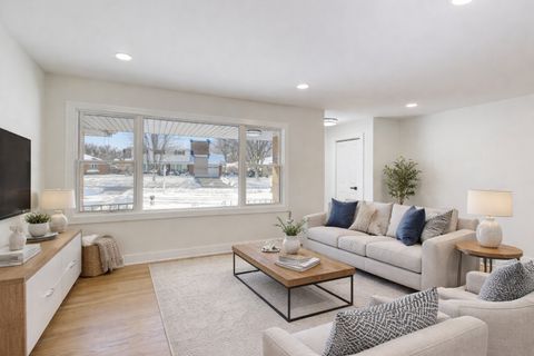 Tiny photo for 623 N Benton Street, Palatine, IL 60067 (MLS # 12540437)