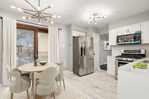 Tiny photo for 3518 S Manor Drive, Lansing, IL 60438 (MLS # 12585554)