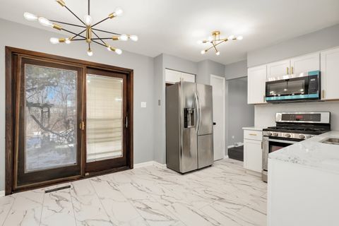 Tiny photo for 3518 S Manor Drive, Lansing, IL 60438 (MLS # 12585554)