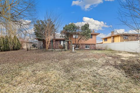 Tiny photo for 3518 S Manor Drive, Lansing, IL 60438 (MLS # 12585554)