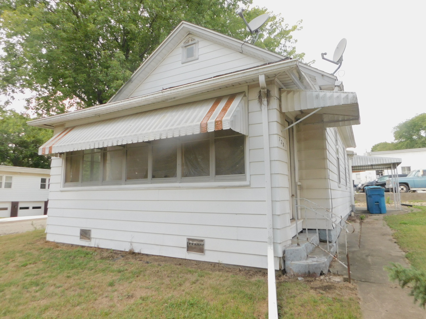 725 Illinois Street