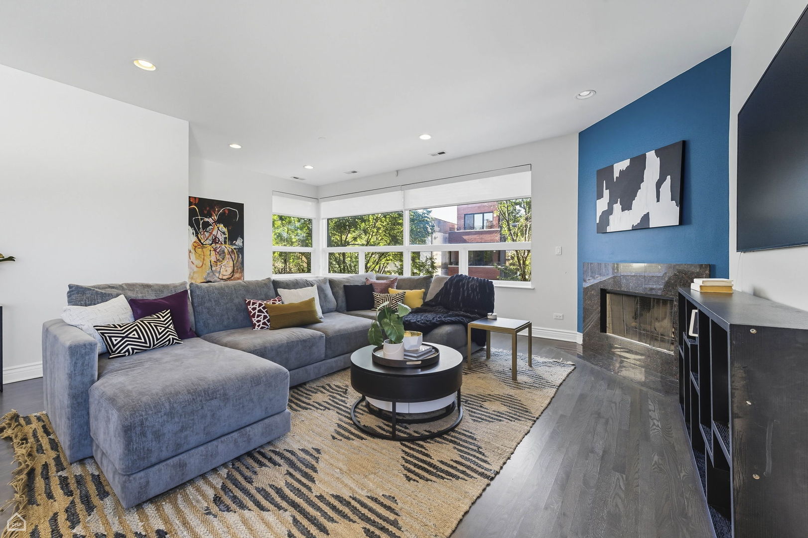 1835 N MILWAUKEE Avenue 301