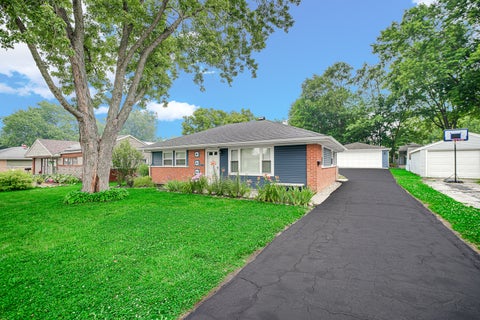 Photo of 319 SAUGANASH Street, Park Forest, IL 60466 (MLS # 12708077)