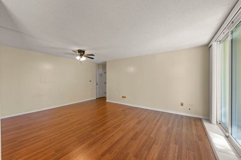 Tiny photo for 1150 E Jackson Street #1C, Lombard, IL 60148 (MLS # 12460079)