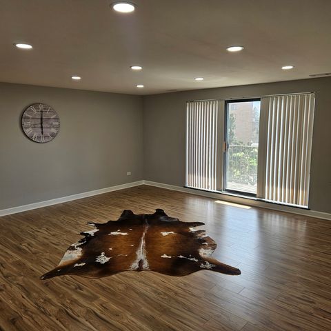 Tiny photo for 1717 W CRYSTAL Lane #310, Mount Prospect, IL 60056 (MLS # 12613322)