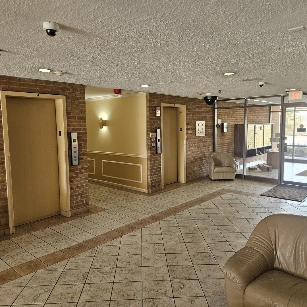 1717 W CRYSTAL Lane 310