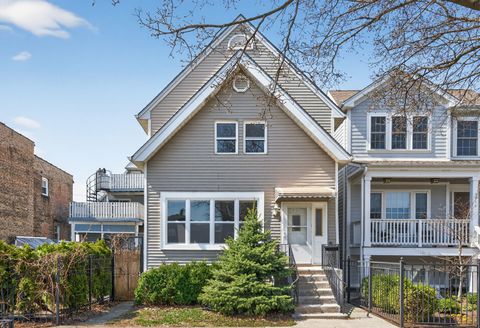 3914 N MOZART Street Chicago IL 60618