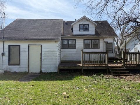 Tiny photo for 600 Dewey Street, Eldorado, IL 62930 (MLS # 12599342)