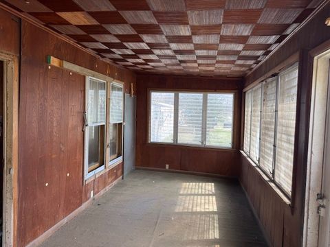 Tiny photo for 600 Dewey Street, Eldorado, IL 62930 (MLS # 12599342)