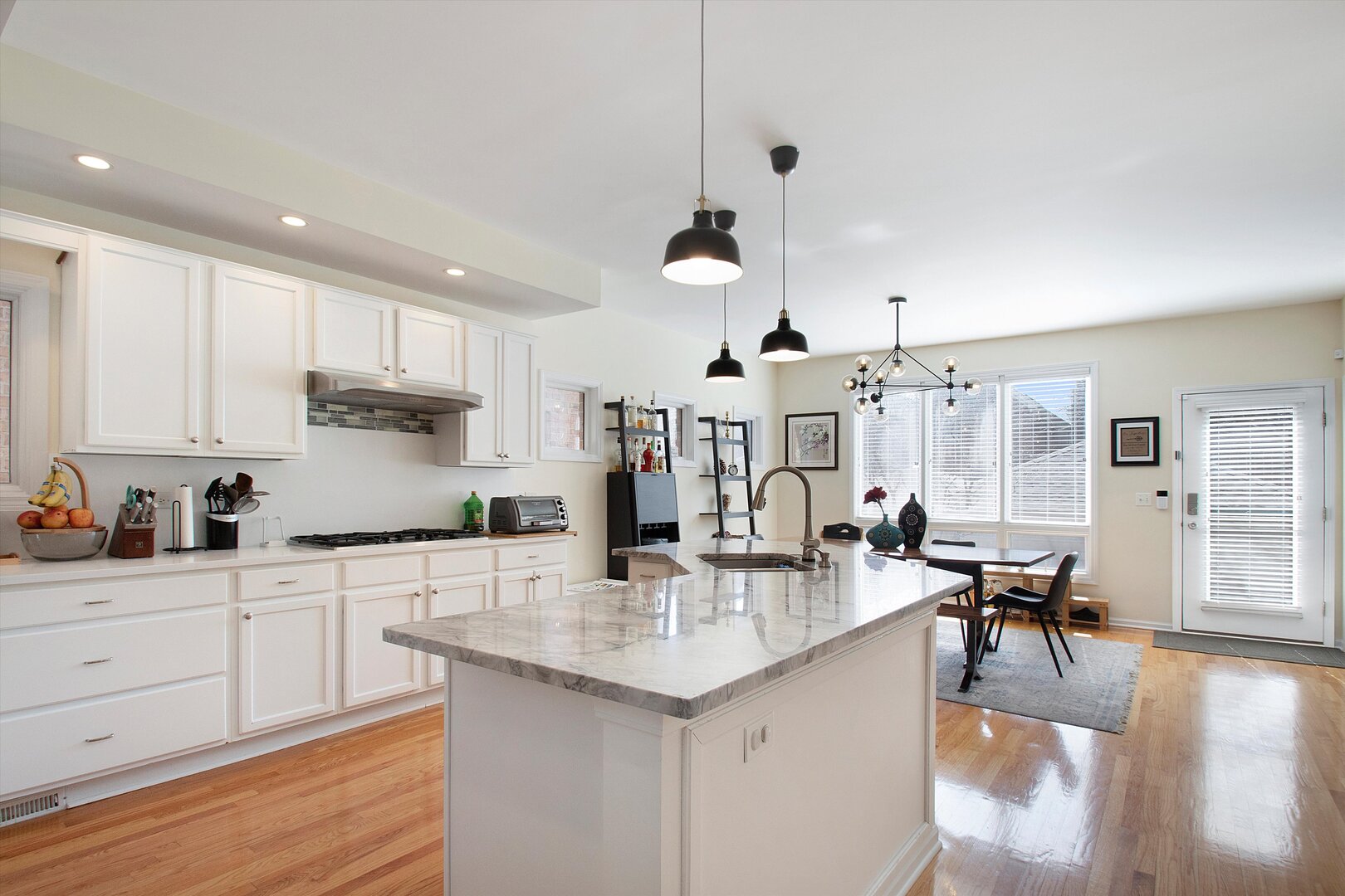 1215 W 33rd Street