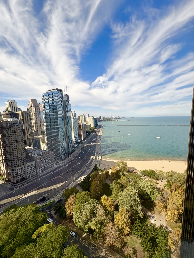 Chicago, Illinois 60611, United States, 2 Bedrooms Bedrooms, ,2 BathroomsBathrooms,Residential,Active,226941