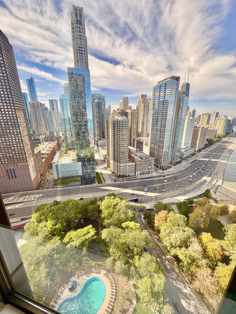 Chicago, Illinois 60611, United States, 2 Bedrooms Bedrooms, ,2 BathroomsBathrooms,Residential,Active,226941