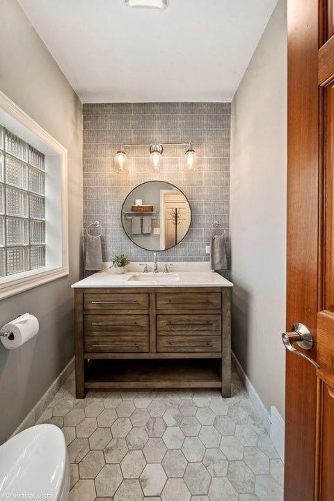 Tiny photo for 732 S Ashland Avenue S, La Grange, IL 60525 (MLS # 12746708)