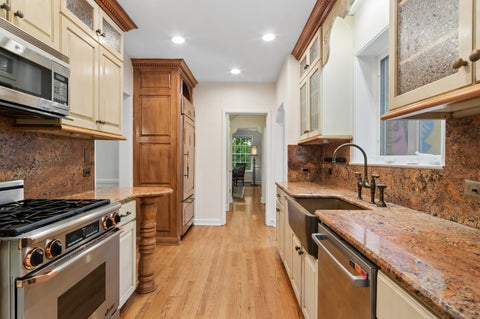 Tiny photo for 6755 N Jean Avenue, Chicago, IL 60646 (MLS # 12782724)
