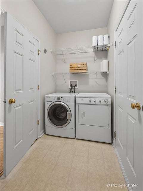 Tiny photo for 375 WOLCOTT Lane #375, Batavia, IL 60510 (MLS # 12698173)