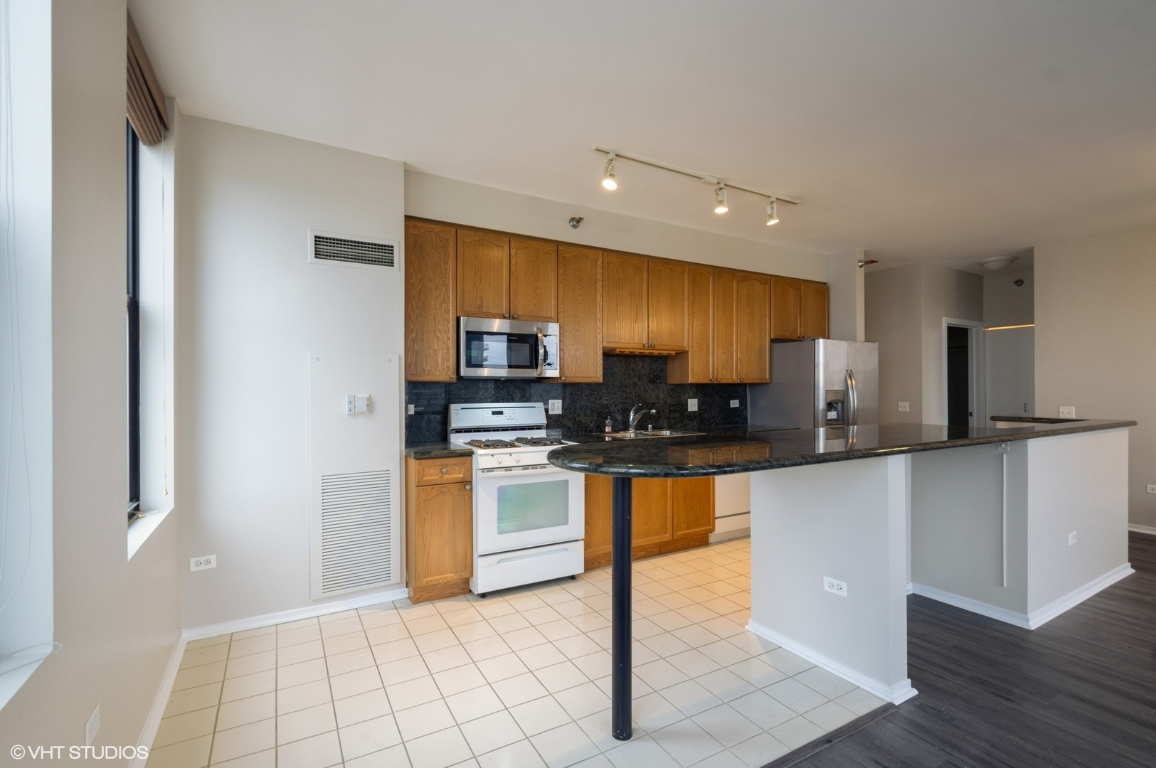 330 N JEFFERSON Street 1408