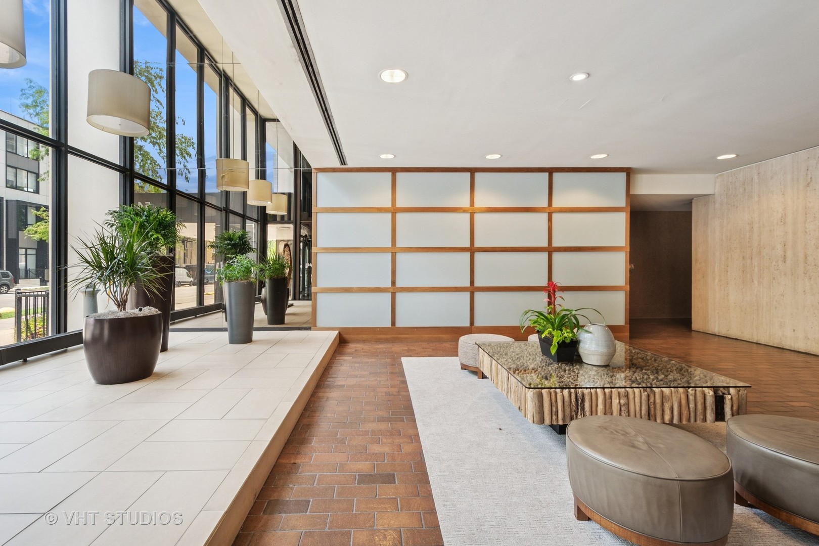 5445 N Sheridan Road 1515