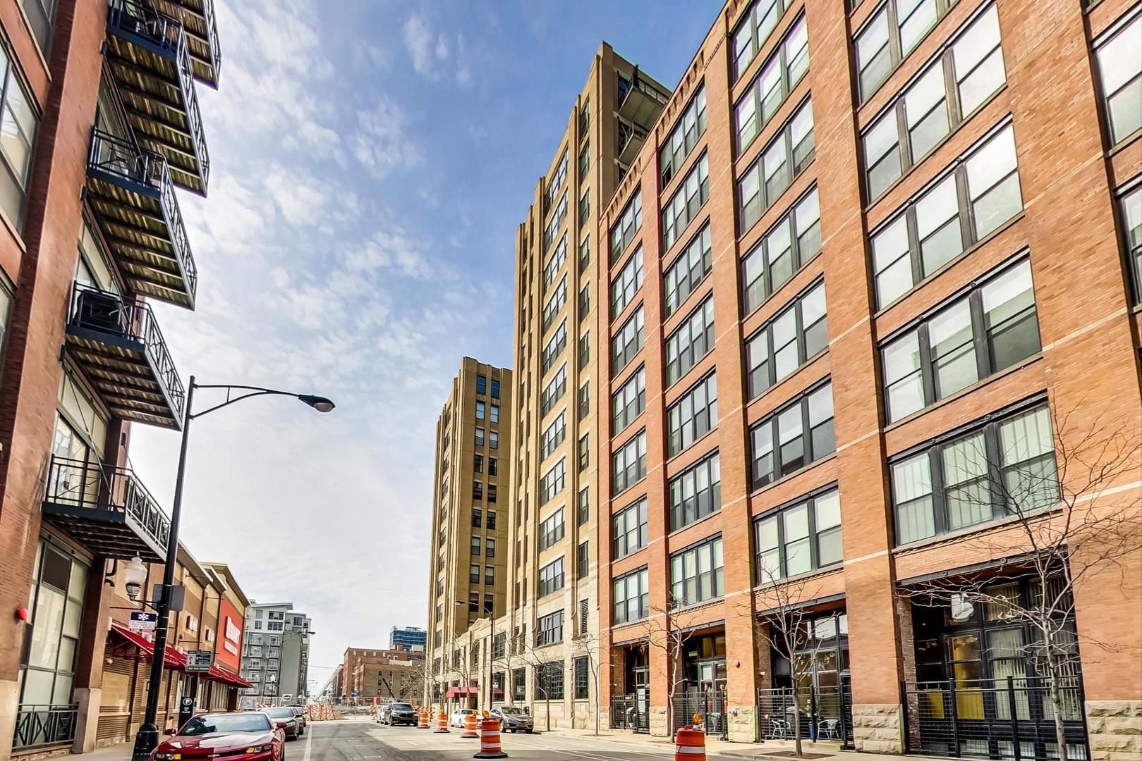 728 W Jackson Boulevard 1111