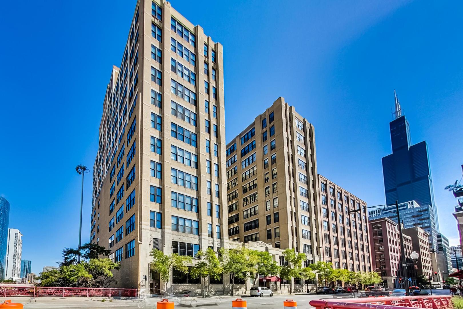 728 W Jackson Boulevard 1111