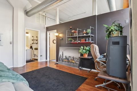 Tiny photo for 1601 S Michigan Avenue #306, Chicago, IL 60616 (MLS # 12496494)