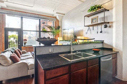 Tiny photo for 1601 S Michigan Avenue #306, Chicago, IL 60616 (MLS # 12496494)