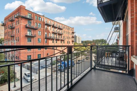 Tiny photo for 1601 S Michigan Avenue #306, Chicago, IL 60616 (MLS # 12496494)