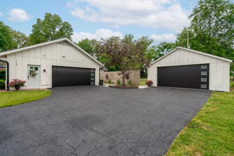 Tiny photo for 3302 W Lakeview Road, Marion, IL 62959 (MLS # 12665789)
