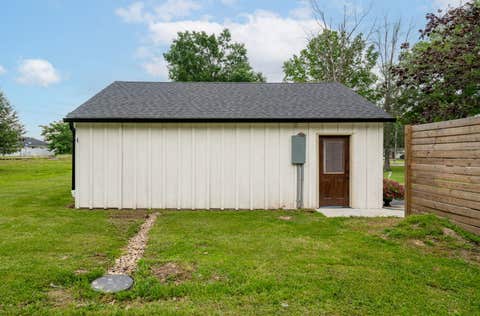 Tiny photo for 3302 W Lakeview Road, Marion, IL 62959 (MLS # 12665789)