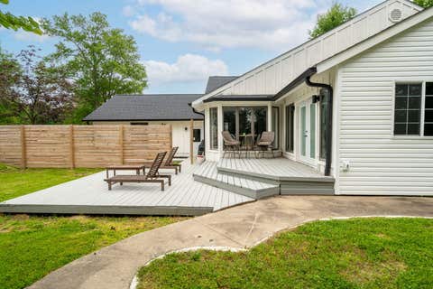Tiny photo for 3302 W Lakeview Road, Marion, IL 62959 (MLS # 12665789)