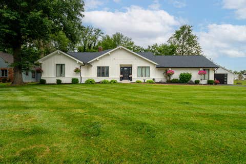 Photo of 3302 W Lakeview Road, Marion, IL 62959 (MLS # 12665789)