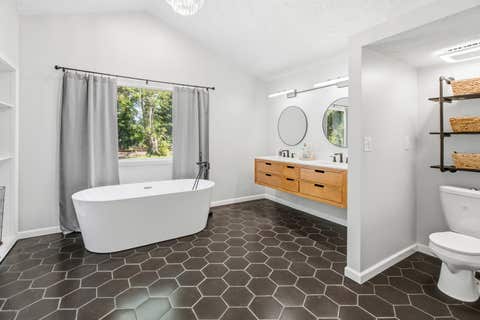 Tiny photo for 3302 W Lakeview Road, Marion, IL 62959 (MLS # 12665789)