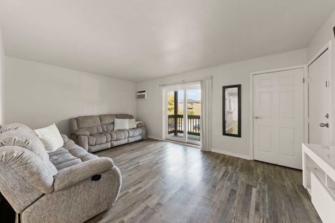 Tiny photo for 1002 Spruce Street #2B, Glendale Heights, IL 60139 (MLS # 12483012)