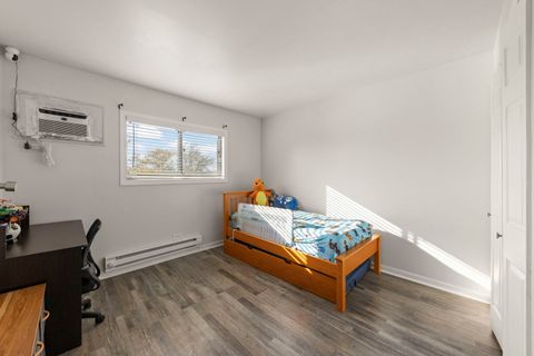 Tiny photo for 1002 Spruce Street #2B, Glendale Heights, IL 60139 (MLS # 12483012)