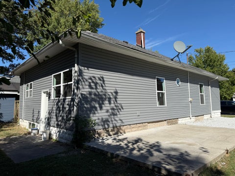 Tiny photo for 810 N Monroe Street, Marion, IL 62959 (MLS # 12771387)