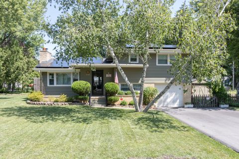 Tiny photo for 18148 W Lindenwood Drive, Grayslake, IL 60030 (MLS # 12702957)