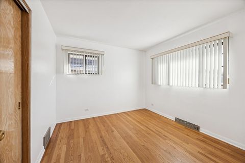 Tiny photo for 11121 Martindale Drive, Westchester, IL 60154 (MLS # 12539028)