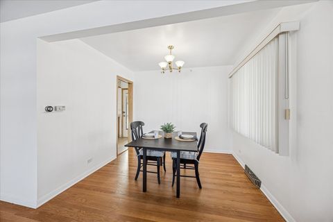 Tiny photo for 11121 Martindale Drive, Westchester, IL 60154 (MLS # 12539028)