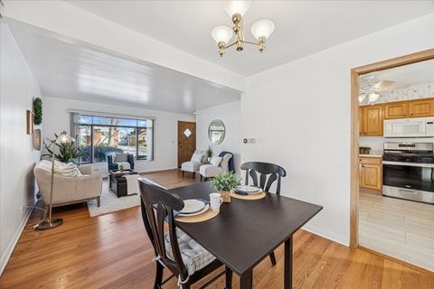 Tiny photo for 11121 Martindale Drive, Westchester, IL 60154 (MLS # 12539028)