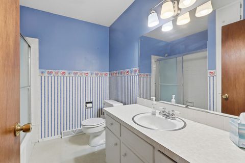 Tiny photo for 2121 W 34th Street, Davenport, IA 52806 (MLS # 12549346)